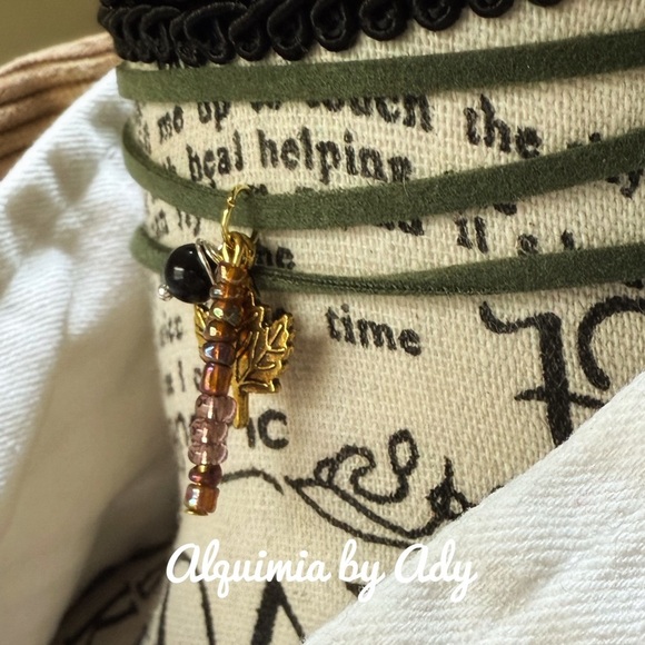 Onyx and green suede multi charms necklace statement - Picture 2 of 3